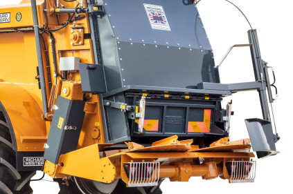 spreader 4